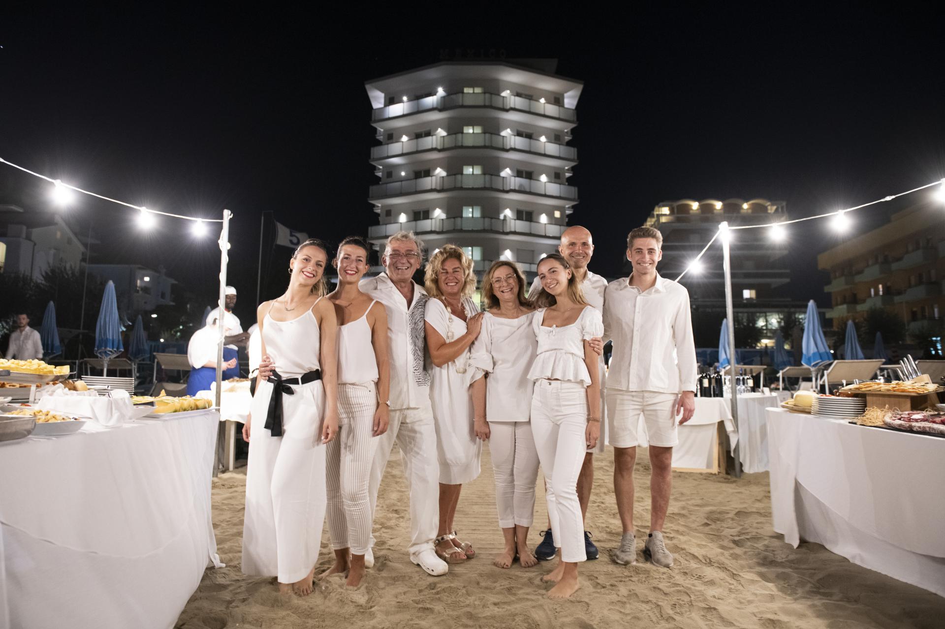 igea marina hotel con piscina