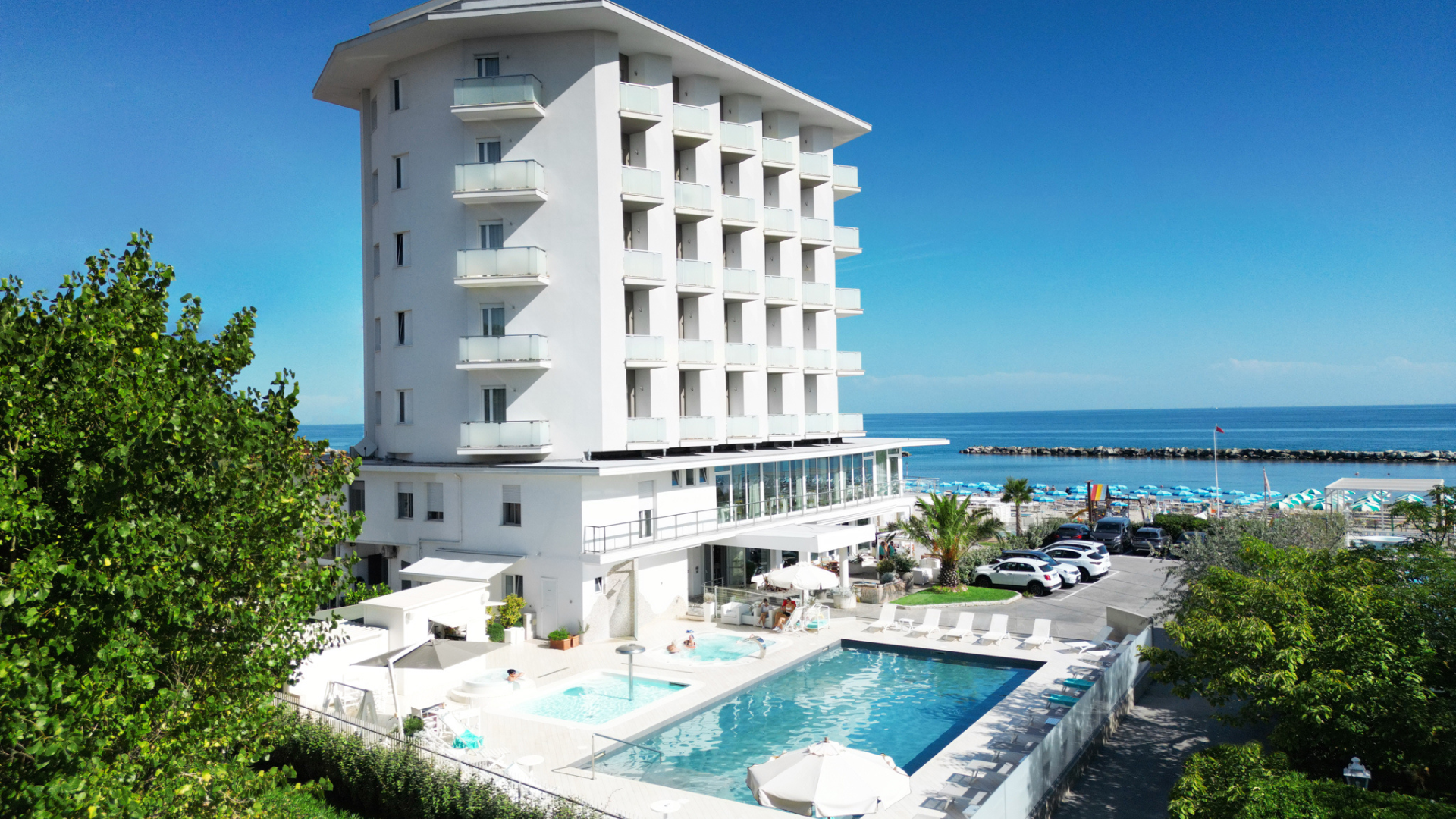 hotel con piscina riscaldata bellaria